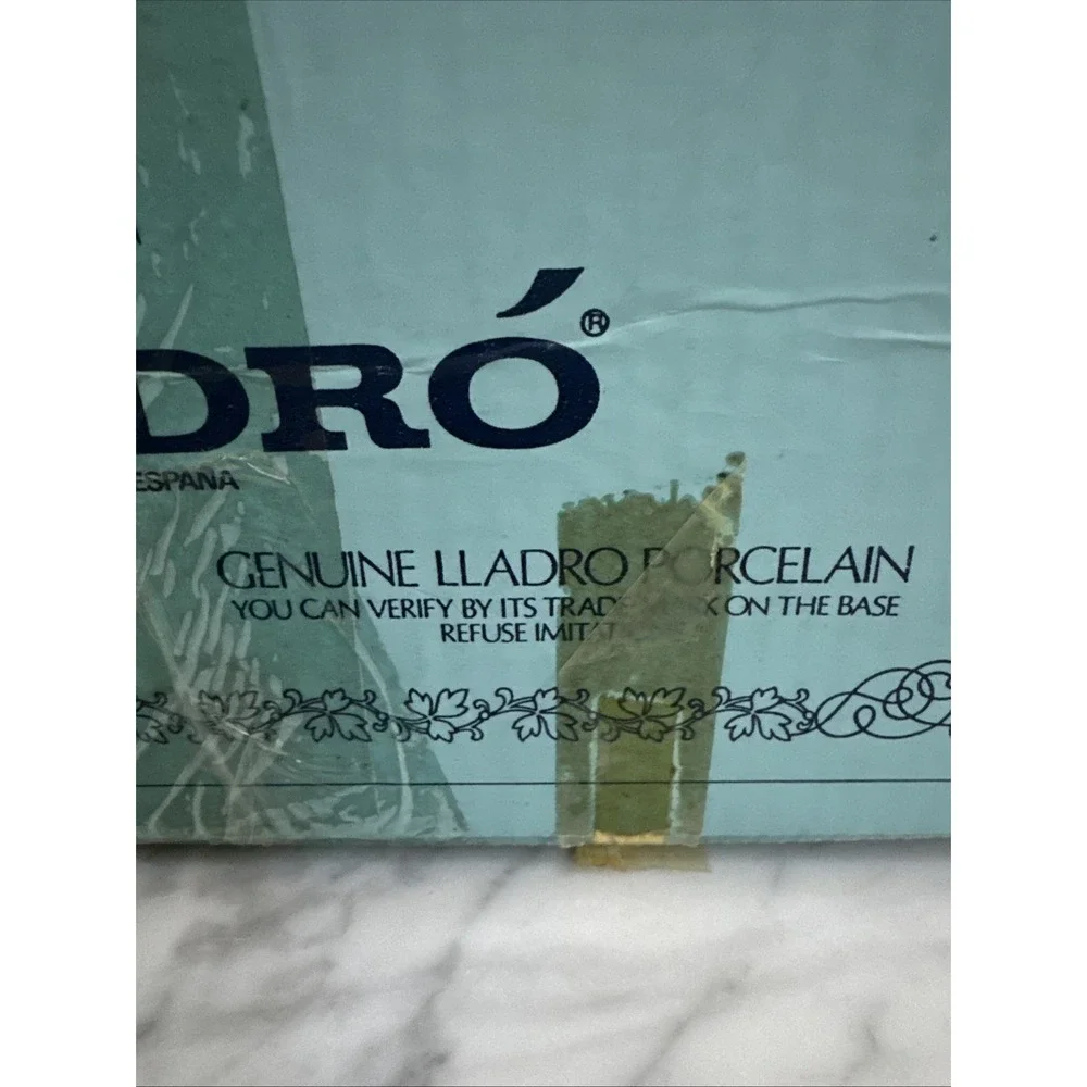 Lladro Porcelain Retired Figurine 5201 Josefa Feeding Duck w/ Original Box